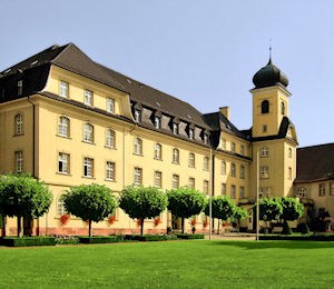 https://schloss-heitersheim.de/